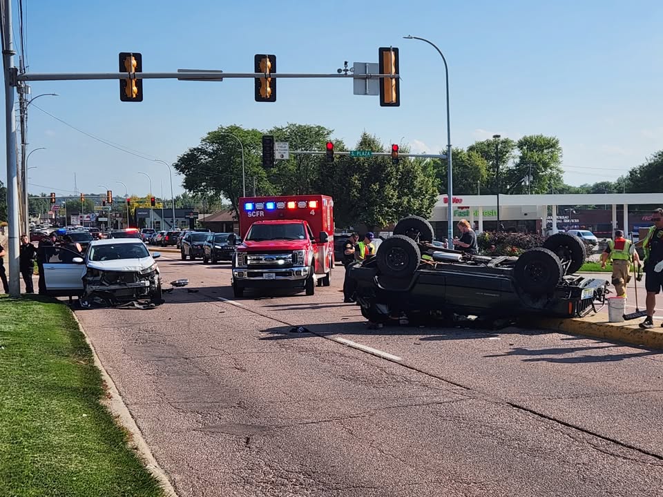 Northbound 29th and Hamilton roll over crash seek alternate ...